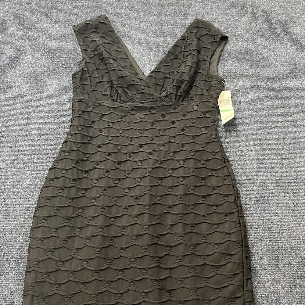 London Times Dress Womens 8P‎ Black Textured Sheath Sleeveless V Neck Petite